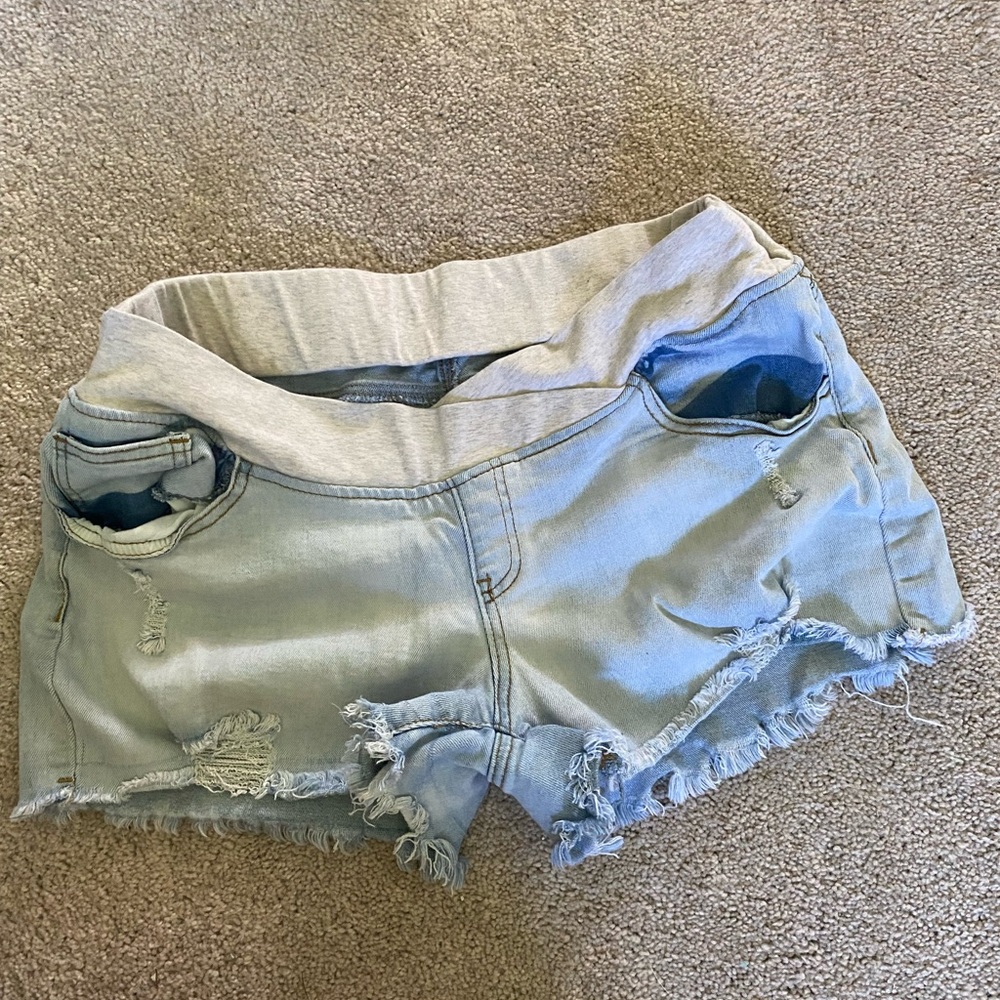 Maternity shorts